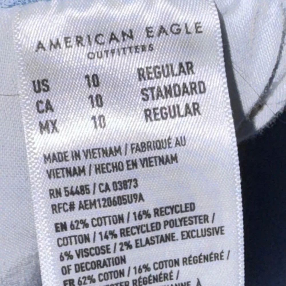 American Eagle Outfitters Light Wash Cropped Jeans - Picture 7 of 10